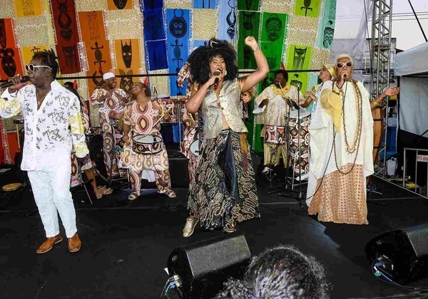 Cortejo Afro, Majur e Márcia Short se apresentam gratuitamente na Ribeira neste domingo (16)