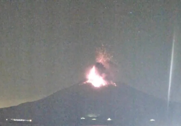 Vulcão no Japão entra em erupção e lança cinzas a mais de 4 km