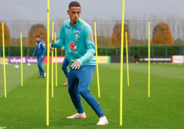 Ancelotti elogia Juba e coloca lateral do Bahia no radar da Copa do Mundo