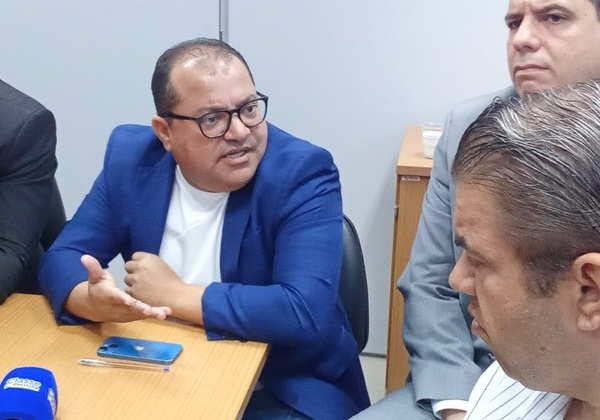 ‘Não sabia que Otto era Mãe Dinah’, diz Cafu sobre prognóstico do senador