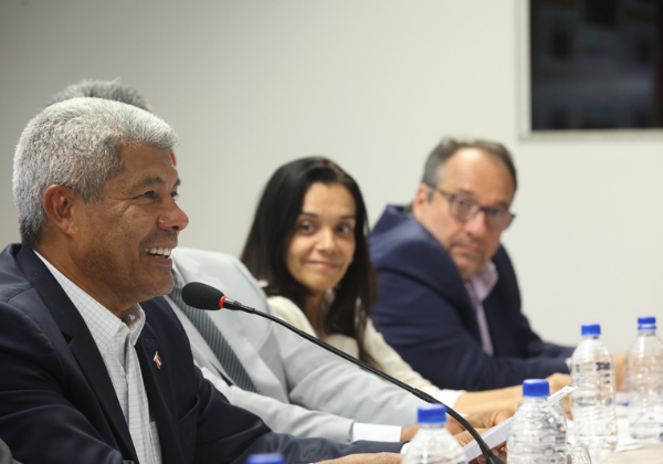 Jerônimo Rodrigues reúne consórcios públicos da Bahia para fortalecer gestão compartilhada