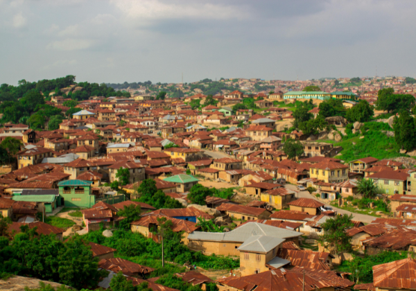 Homens armados sequestram cerca de 50 estudantes em escola católica na Nigéria