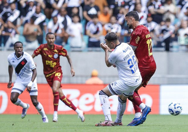 Bahia vence o Vasco com gol de Erick Pulga e segue na briga pelo G-4