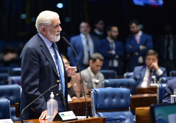 Wagner defende indicação de Messias ao STF e reforça confiança no diálogo com o Senado