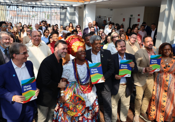 Bahia ganha destaque no Plano Brasis e discute expansão no turismo internacional