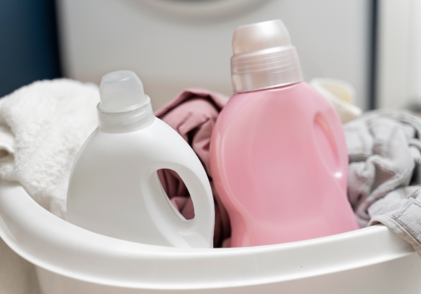 Anvisa manda recolher lotes de sabão líquido contaminados e retira cosmético capilar irregular do mercado