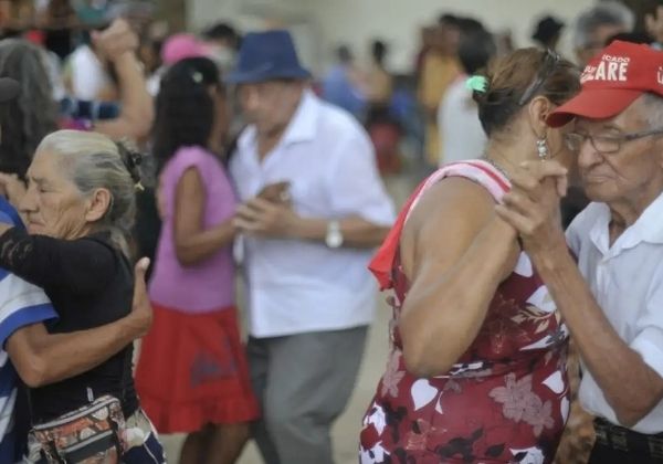 IBGE aponta que expectativa de vida no país sobe e chega a 76,6 anos