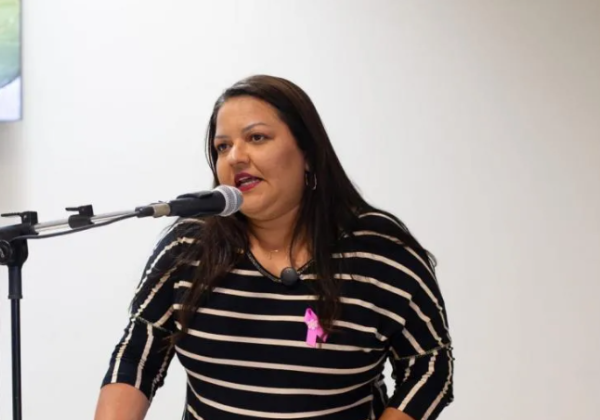 Vereadora cobra explicações sobre atuação do Banco Master em cidade da RMS