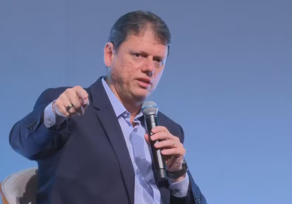 Tarcísio defende discutir prisão perpétua e cita experiência de Bukele em evento com investidores
