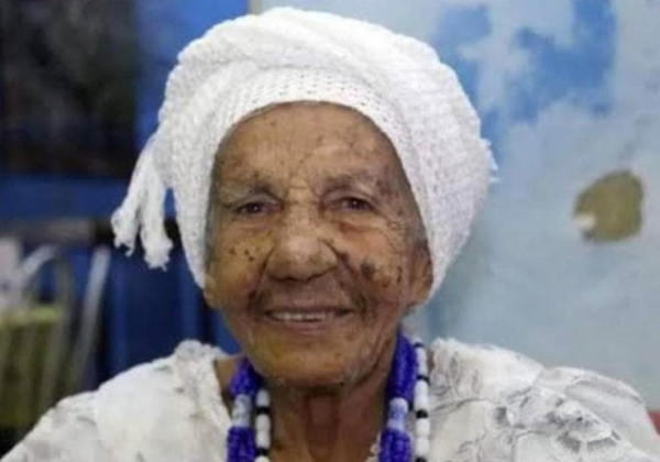 Morre Mãe Carmosina, aos 108 anos, uma das mais importantes lideranças religiosas do sul da Bahia
