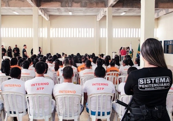 Comissão de Trabalho da Câmara aprova regras para reduzir insalubridade de educadores em presídios