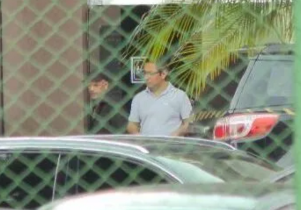 Cunhado de Bolsonaro leva refeições especiais na sede da PF em Brasília