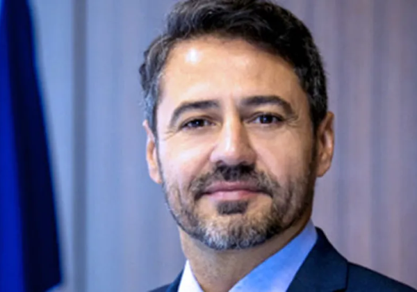 Ex-secretário da Receita é demitido após atuar para liberar joias de Bolsonaro