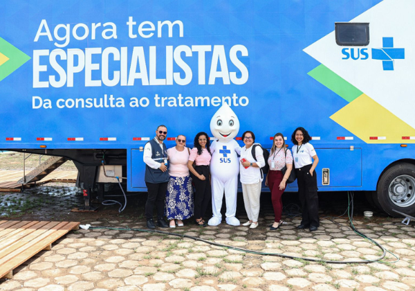 Carretas do 'Agora Tem Especialistas' ampliam atendimento para as cidades de Abaré e Juazeiro