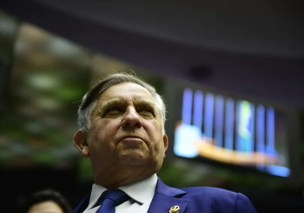 Messias se reúne com líder da oposição em encontro cordial antes da sabatina