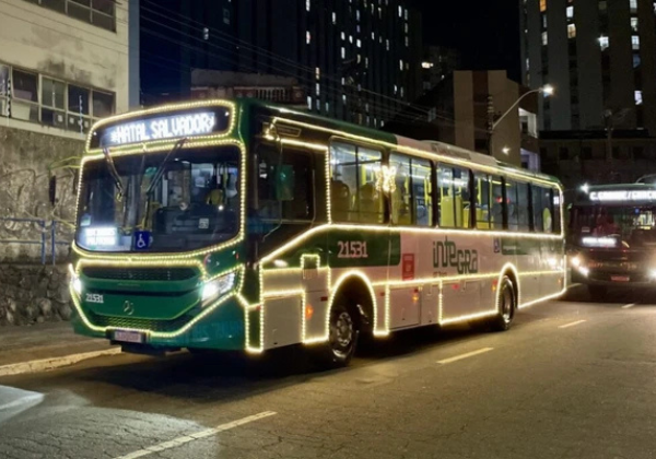 Ônibus especial volta a operar no Centro Histórico durante período natalino
