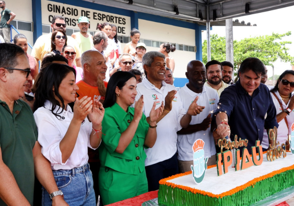 Governo do estado entrega obras e autoriza novos investimentos em Ipiaú