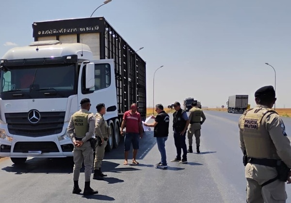 Operação da Sefaz no Oeste baiano autua 435 veículos de carga irregulares