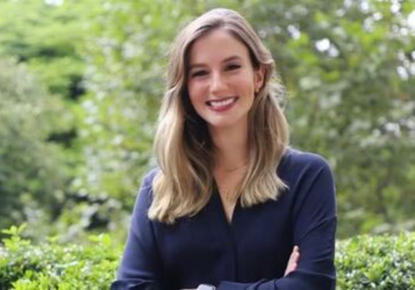 Brasileira de 29 anos se torna a mais jovem bilionária ‘self-made’ do mundo