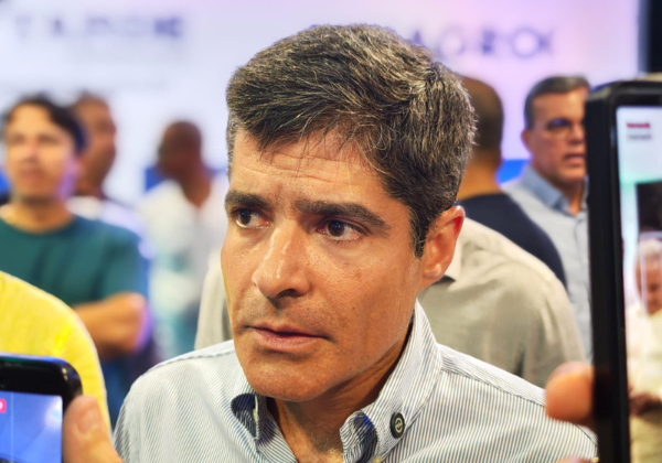 ACM Neto critica Jerônimo após TCE apontar aumento de 213% na fila da regulação: 'Fracasso na saúde'