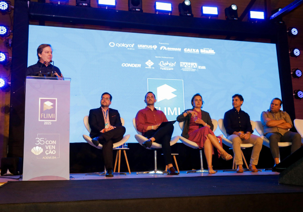 Presidente da Conder destaca liderança do estado em investimentos públicos na abertura da Convenção da Ademi