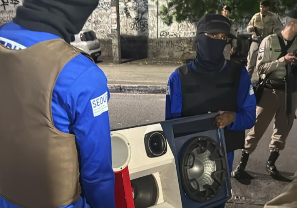 Operação Paredão apreende drogas, arma, munições e equipamentos sonoros em três cidades da Bahia