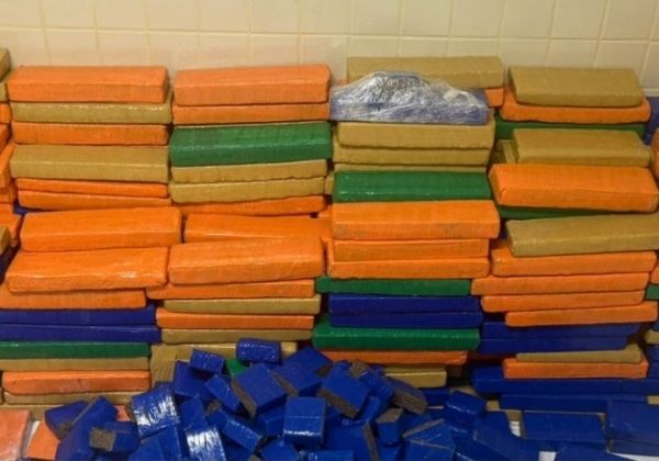 PM apreende quase uma tonelada de maconha na RMS