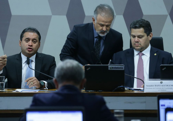 Senado adia votação da nova lei do impeachment para 2026 após pressão e divergências