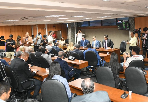 CCJ da Alba aprova indicação de Otto Alencar Filho para o TCE