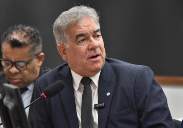 ‘Medida casuística para agradar extrema direita’, diz deputado sobre PL da Dosimetria