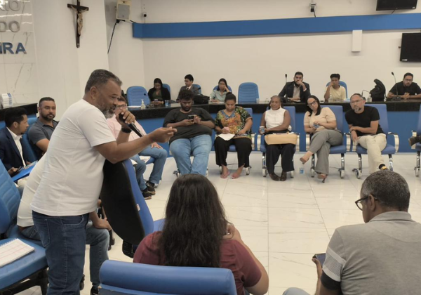 Câmara discute corte total no orçamento de comunicação para 2026