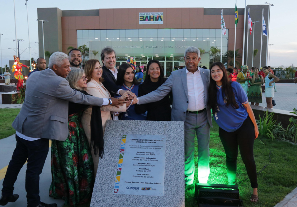 Governo da Bahia inaugura novo Teatro da UEFS, com capacidade para mais de 900 pessoas