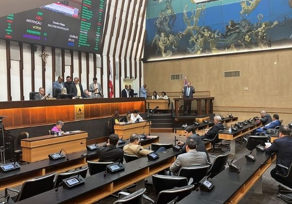 Oposição obstrui sessão por mais de 12h para barrar empréstimo de R$ 1 bi de Jerônimo