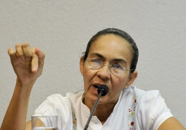 Ex-senadora Heloísa Helena substitui Glauber Braga na Câmara por seis meses