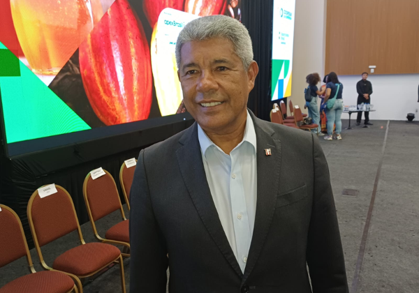 Jerônimo revela convite a Lula para passar o Natal na Bahia e destaca ações conjuntas