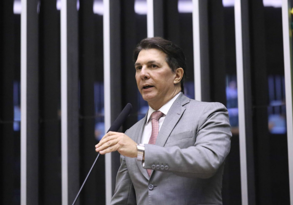 Eleições 2026: deputado aposta em vitória de ACM Neto em Salvador e diz que ‘cenário é totalmente diferente’