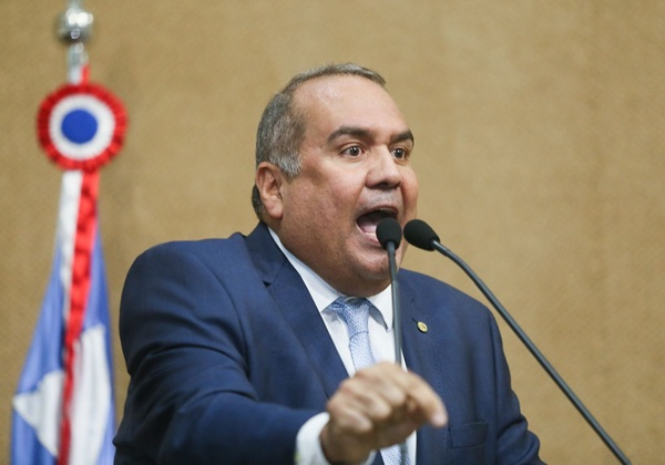 ‘Ou é incompetente ou pegou herança maldita de Rui e Wagner’, diz Sandro Régis após Jerônimo pedir 23º empréstimo