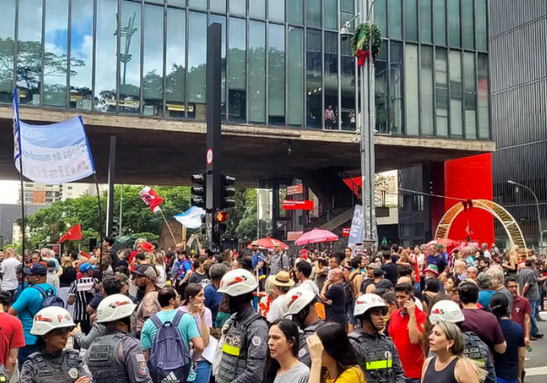 Manifestantes vão às ruas nas principais capitais contra PL da Dosimetria