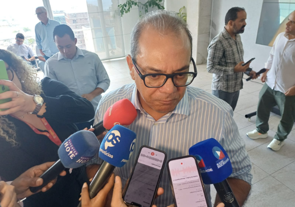 Muniz rebate oposição e nega que Câmara seja ‘puxadinho’ da prefeitura