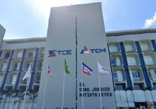 Conselheiros do TCM-BA suspendem pagamentos a escritórios de advocacia em Apuarema e Cipó