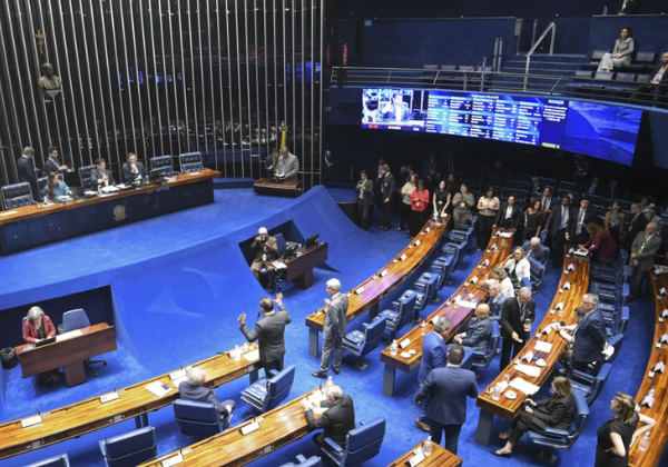 Senado aprova PL da Dosimetria que reduz penas de condenados por atos golpistas