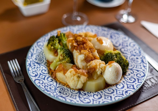 Restaurante Santiago abre encomendas de pratos da cozinha ibérica para o Natal e Réveillon