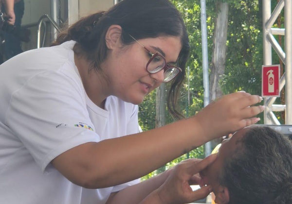 Ministério da Saúde leva carreta oftalmológica do Agora Tem Especialistas para o município de Teixeira de Freitas (BA)