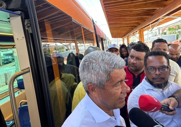 Jerônimo rebate Tiago Correia após deputado dizer que ‘governo está nas mãos de agiota’