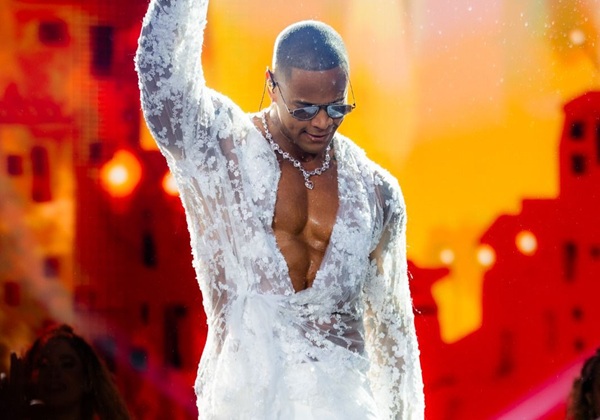 Léo Santana lança 'Marquinha de Fitinha' e dá início às comemorações de 20 anos de carreira com o projeto 'Léo Santana 20 Anos – DNA de GG'