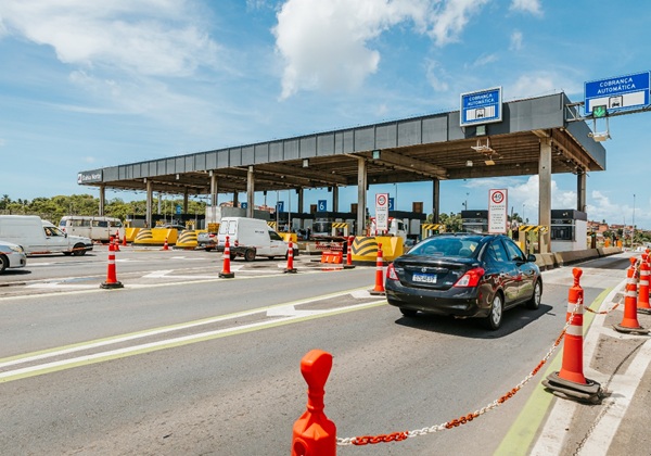 Cerca de 1,4 milhão de veículos devem passar pelas BA's 093 e 099 durante Natal e Ano Novo