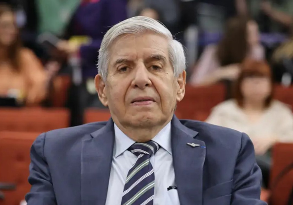 Condenado por tentativa de golpe, Augusto Heleno deixa prisão e passa a cumprir domiciliar