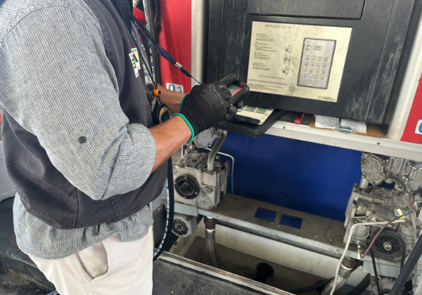 Operação Combustível Legal fiscaliza 30 postos em Salvador e na RMS e identifica irregularidades