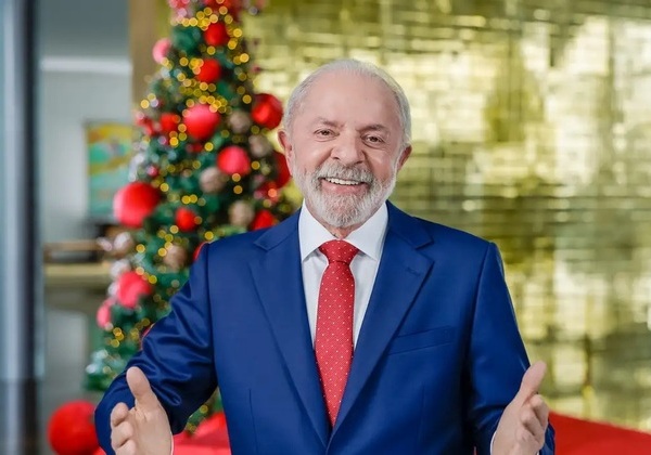 Lula faz balanço de ações e desafios em pronunciamento de Natal na TV e rádio
