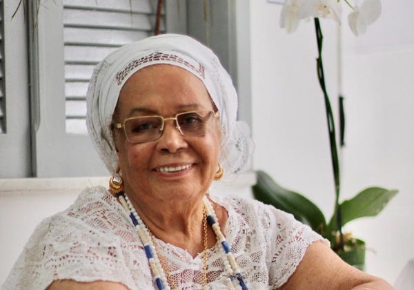 Famosos e autoridades lamentam morte de Mãe Carmen: ‘Profunda reverência’